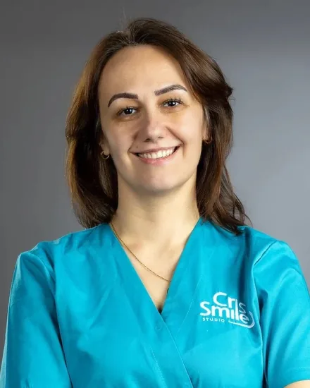 Medic coordonator din echipa Cris Smile Studio București